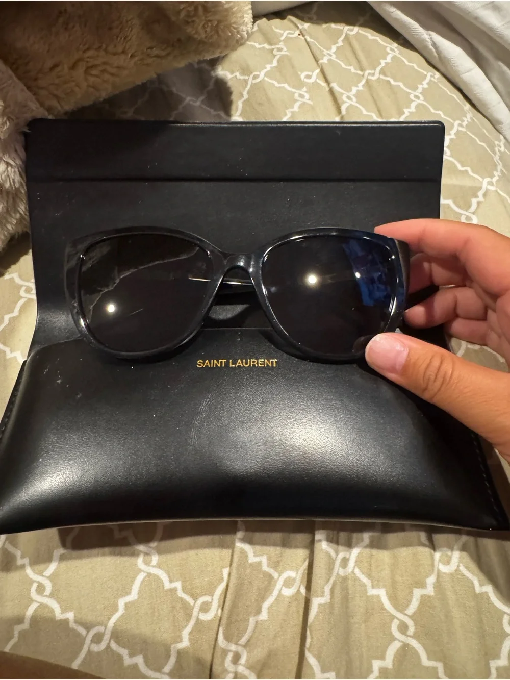 Saint Laurent Black Cat-Eye Sunglasses with Dark Lenses - Picture 2 of 5